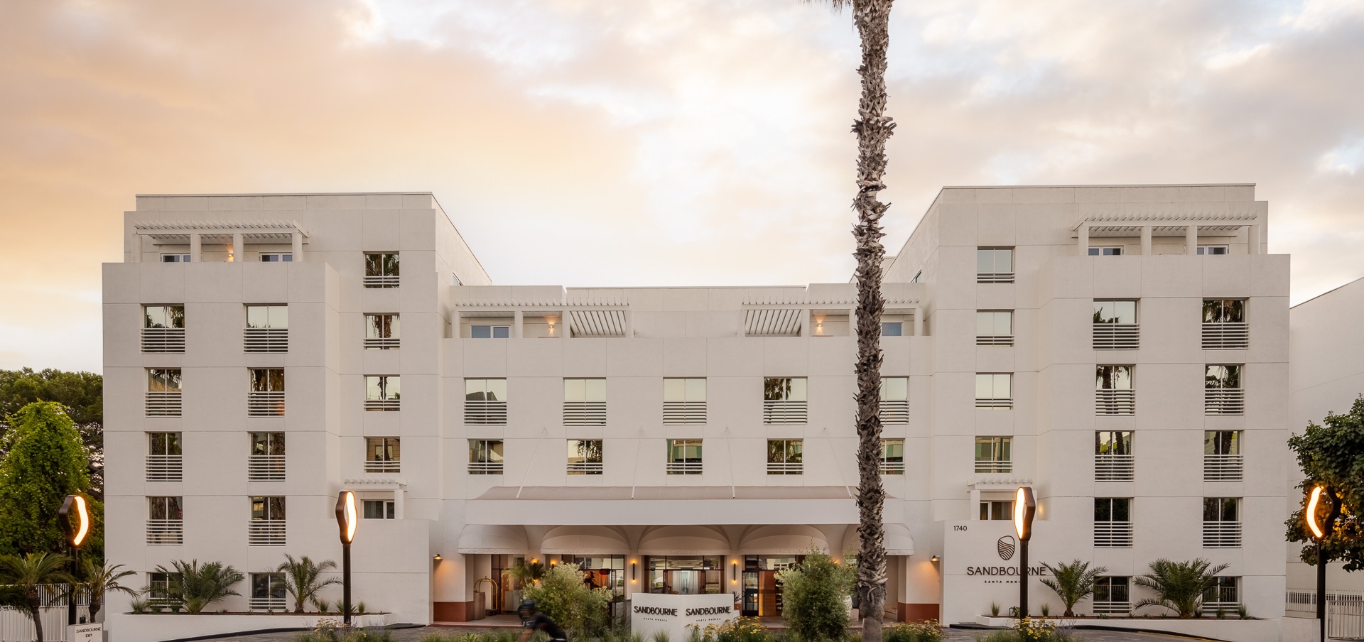 Exterior of Sandbourne Santa Monica