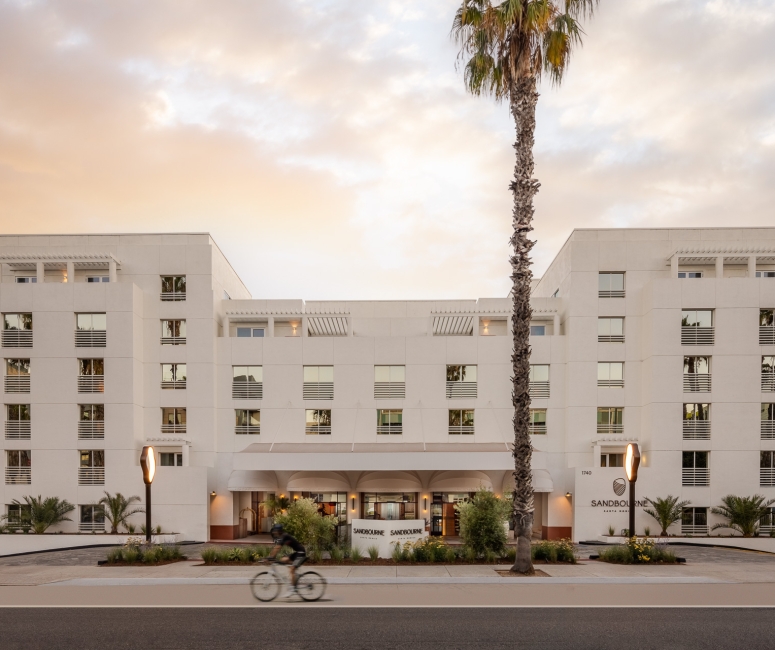 Exterior of Sandbourne Santa Monica