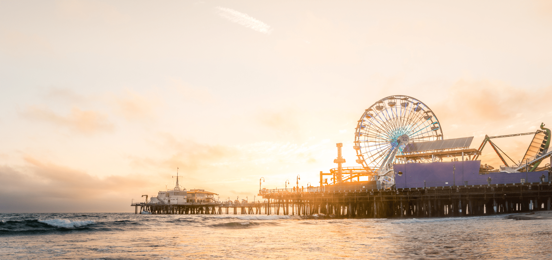 Far away view of santa monica pier on a sunny day